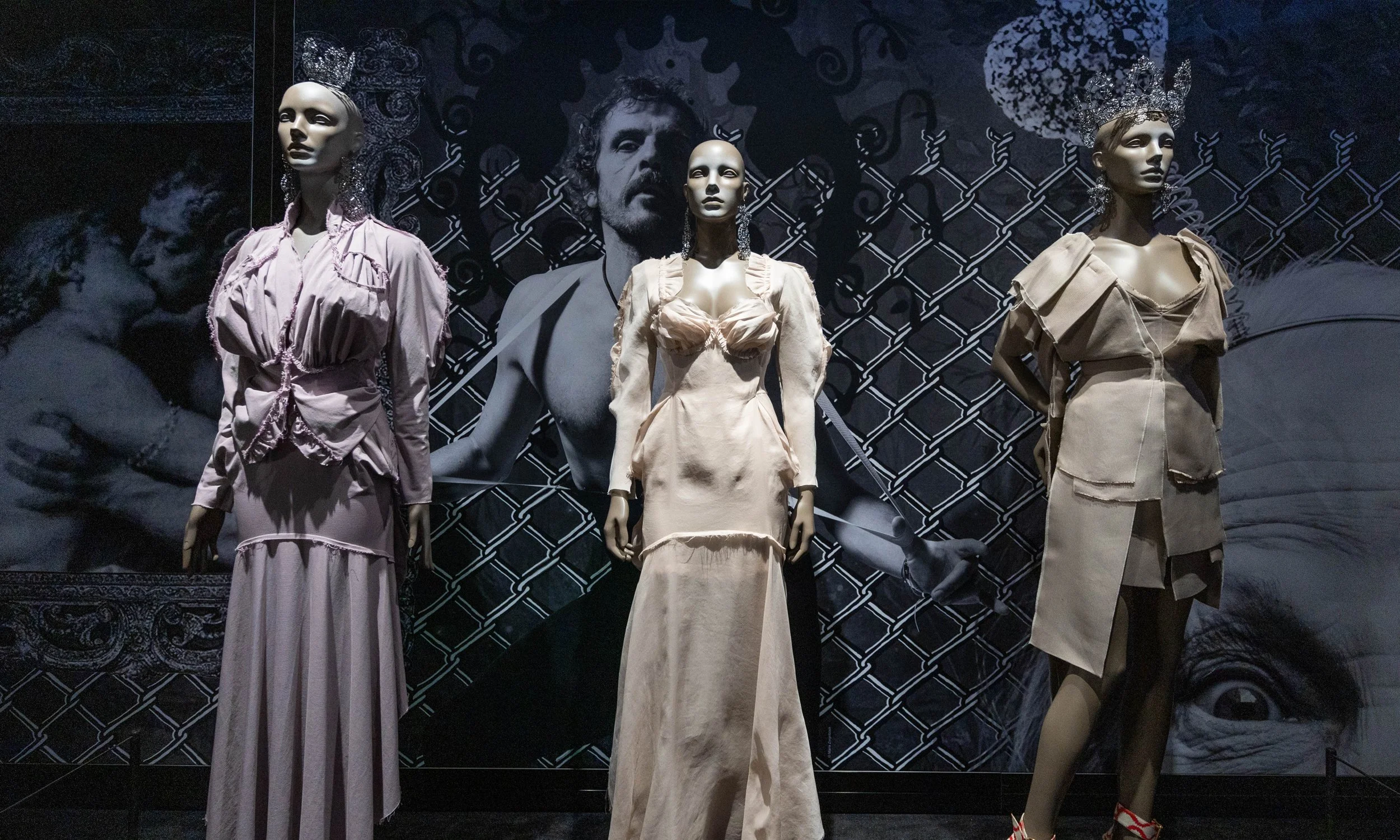 Vivienne Westwood - 新品 ヴィヴィアン ウエストウッド Vivienne Westwood iPhone7/8 NEW EXHIBITION OMG Vivienne Westwood #exhibition is inspiring and